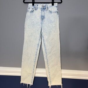 PISTOLA CHEWED HEM JEANS LIGHT WASH SIZE 24